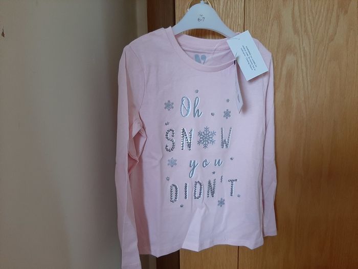 Girls top BNWT  Age 6-7