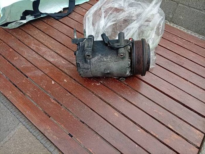 2014 ford Kuga a/c compressor car part. Car breaking