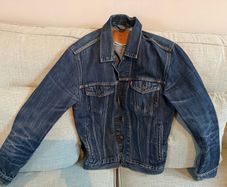 Levi's Denim Jacket (Size Small)