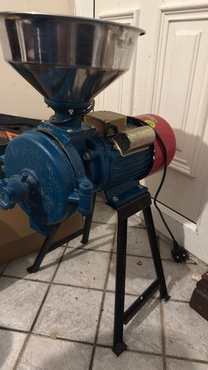 Heavy Duty Electric Grain Mill Corn Grinder 2.2kW 3HP