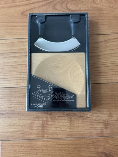 Mincing knife with Wooden Board