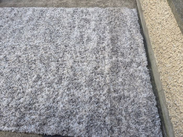 Kukoon large shaggy rug