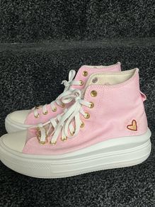 Pink valentines converse
