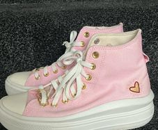 Pink valentines converse