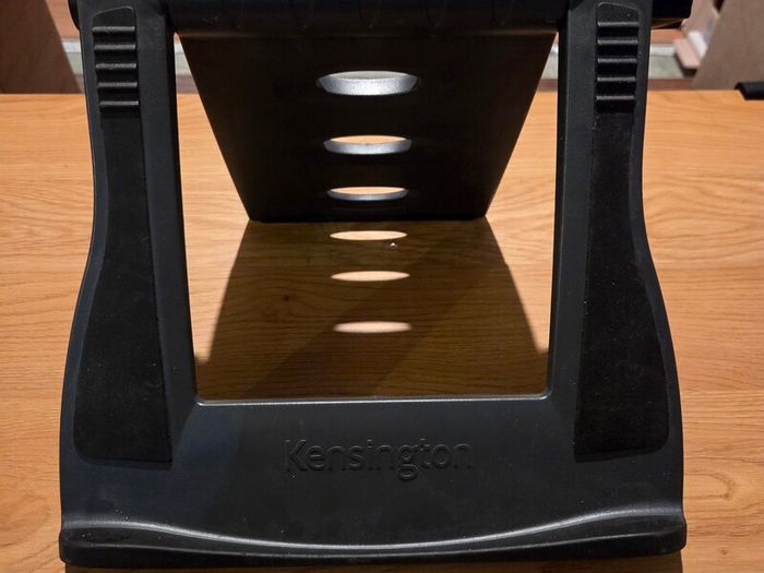 Laptop stand