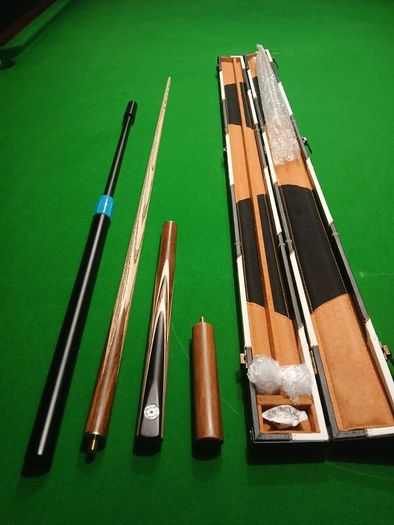 4 piece Ash Cue Set with Case