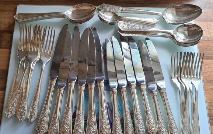 Vintage Newbridge Cutlery set