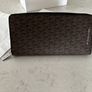 Brand new Michael Kors Wallet Image 2