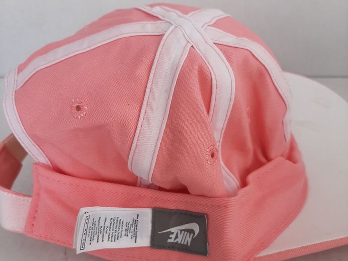 New Nike cap small tag attached