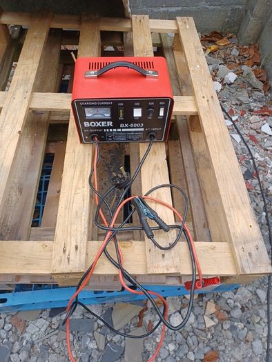 12v/24v 230v Battery Charger
