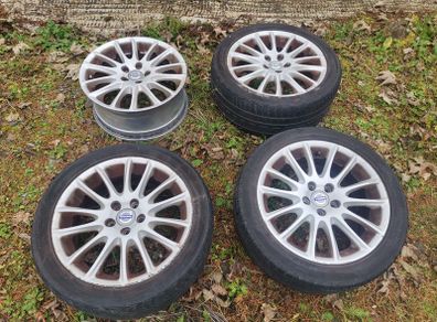 Set of 4 Volvo 17-inch alloy wheels