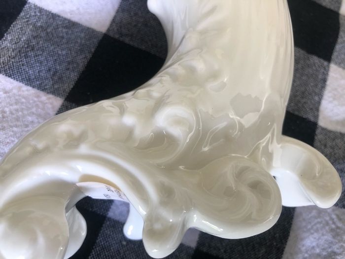 Excellent condition Belleek Cornucopia Shell and Scroll Vase Gold Trim 8th Mark