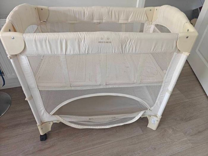 NewBorn Travel Cot