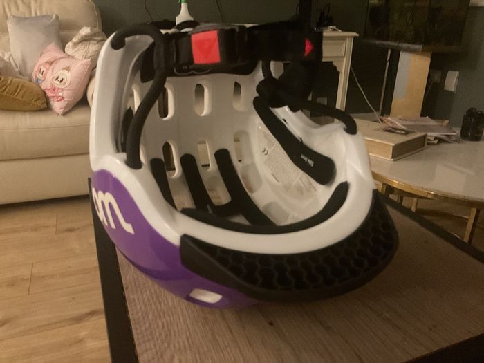 Woom helmet