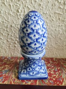 Vintage handpainted egg salt & pepper set