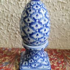 Vintage handpainted egg salt & pepper set