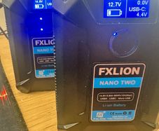 Multiple v-mount -nano two/one/atto -fxlion-14.8 6.8Ah USB d-tap