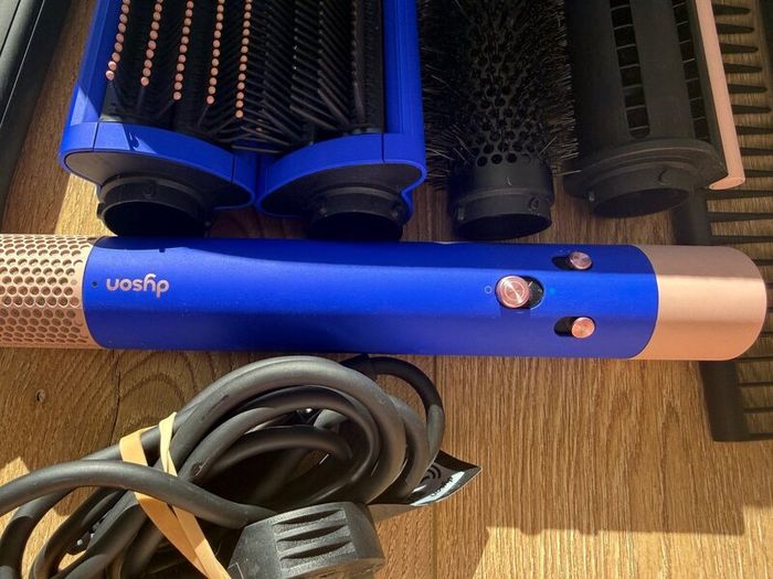 Dyson Airwrap Multi-styler, model HS05.