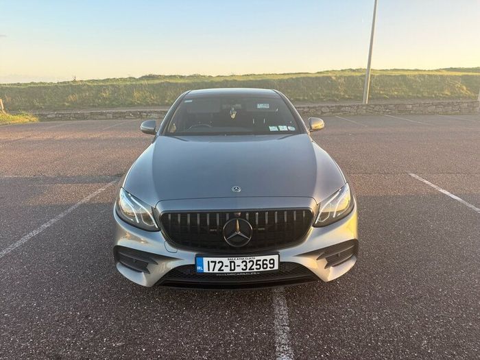 AnaMihaelaIvan Jobs: Mercedes Benz E220 AMG Premium Night Edition 2017