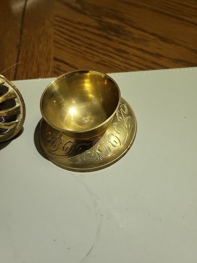 Prayer bell claw type