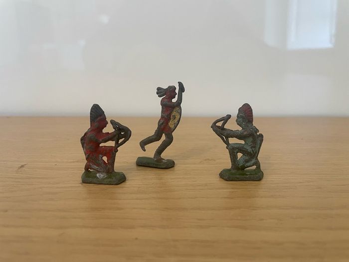 Native American Indians Lead figures x3