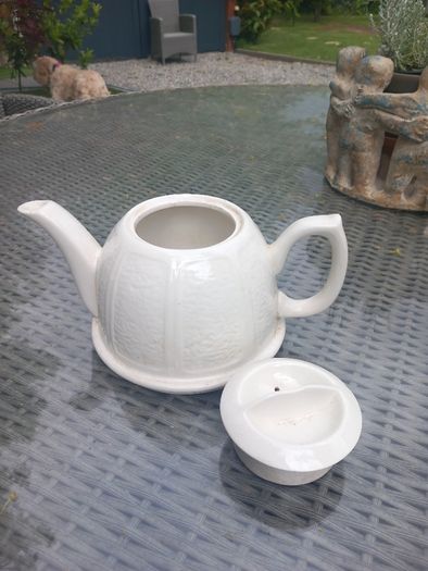 Vintage Beverley White Teapot Made In England Reg Design 884646 Chromed Cover  D18 POST 10e