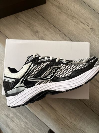 Saucony ProGrid Omni 9