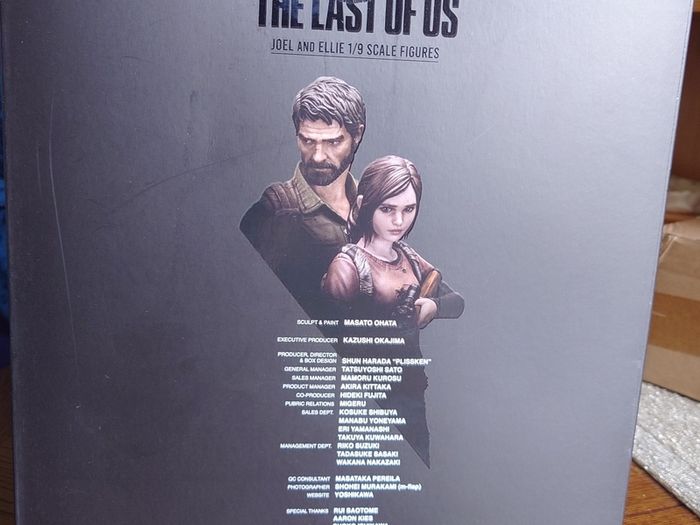 The Last of Us 1/9 Joel And Ellie Statue