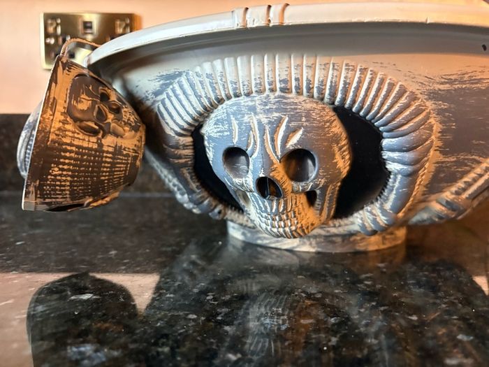 Halloween punch bowl with ladle and 6 cups