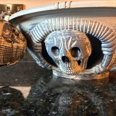 Halloween punch bowl with ladle and 6 cups