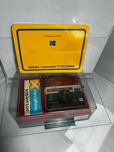 Vintage 1977 Boxed Kodak Instamatic 77 x Camera