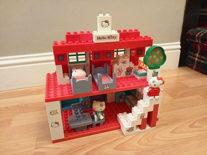 DUPLO Pink Hello Kitty House