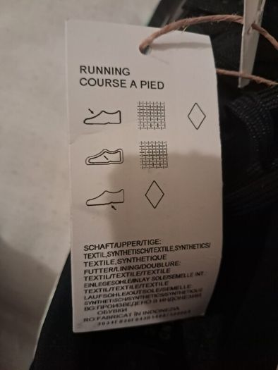 NEW Adidas Trainers - Size 6.5