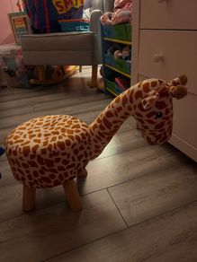 Children giraffe stool