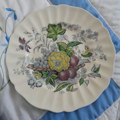 PLATE - Royal Doulton. - The Kirkwood