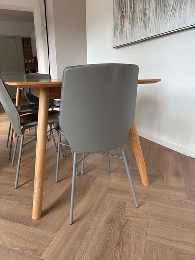 Oak Dining Table & 6 Chairs