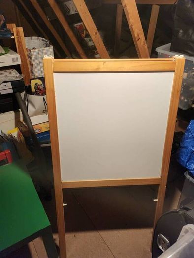 free black/white board