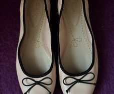 Clarks Shoes - Size 5