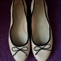 Clarks Shoes - Size 5