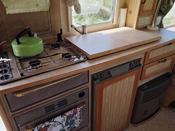elddie caravan 4-5 berth