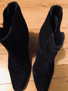 Ladies boots size 40