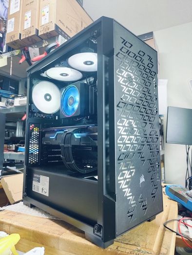 Custom Gaming PC Ryzen 7/32gb Ram/Radeon RX 5700 XT/1tb Ssd