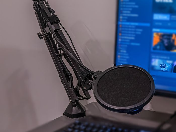 Blue Yeti USB Microphone with Microphone Arm