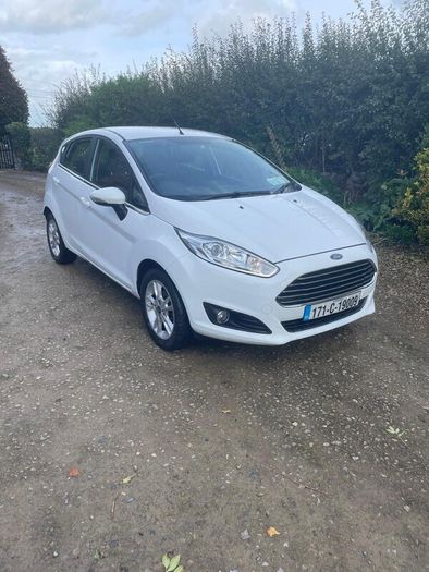 1.25 Zetec Ford Fiesta 2017 -Low mileage