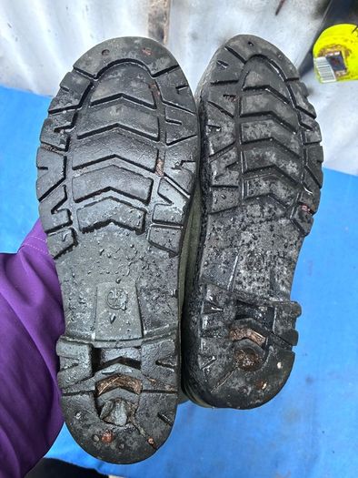 Size 10 steel toe wellingtons