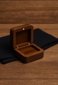 Wooden Ring Gift Box - Elegant Magnetic Closure