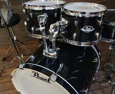 Pearl Export drum kit (new - barely played)