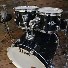 Pearl Export drum kit (new - barely played)