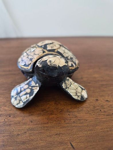 Vintage Solid Wood Hand Carved Turtle Tortoise Jewelry Trinket Box
