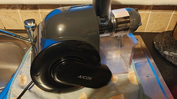AICOK Juicer, Masticating Juice Extractor with Reverse Function,